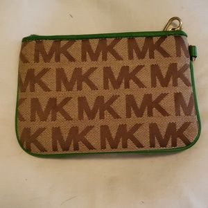 Michael Kors Bags - 👉PRICE DROPPED👈Authentic Michael Kors Wristlet Michael Kors Bags - 👉PRICE DROPPED👈Authentic Michael Kors Wristlet